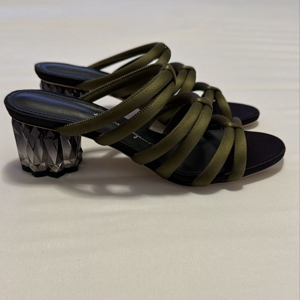 NIB Salvatore Ferragamo Amalia Slide Sandals